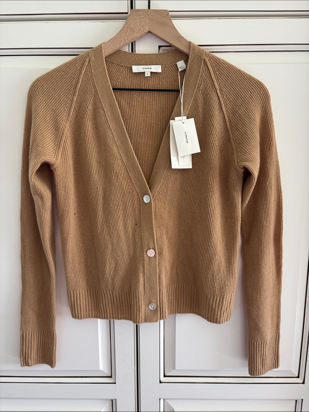 Vince. Cashmere Ribbed Cardigan Sweater Tan Luxury Soft Flaws Womens Small $375